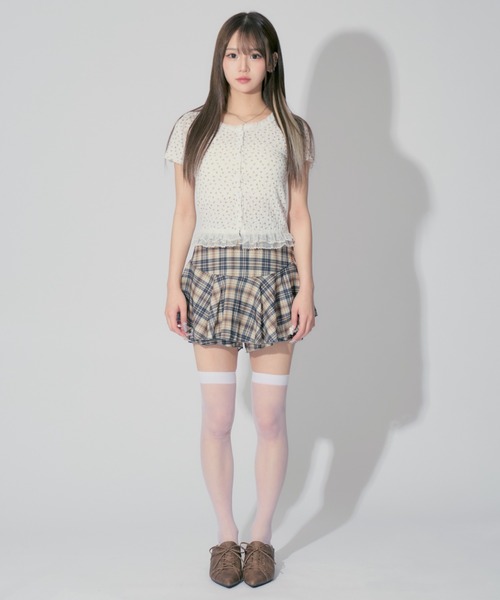 ALLuRing ChaRm（アリュリングチャーム）の「Floral Frill Cardigan / 花柄フリルカーディガン 小花柄（カーディガン/ボレロ・レディース・ホワイト/ピンク/ブルー・FREE）」の6枚目の写真
