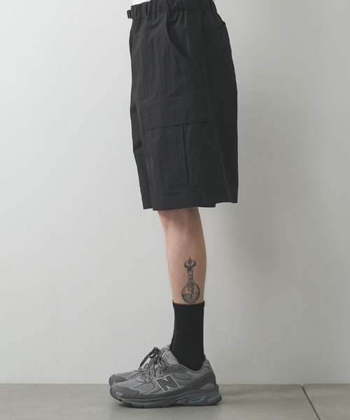 N.HOOLYWOOD(N.ハリウッド)の「【N.HOOLYWOOD】別注 Gramicci CARGO SHORTS(その他パンツ・メンズ・ダークグレー/ブラック・36/38)」の20枚目の写真