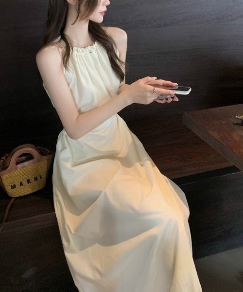 入荷now 買えない セール】【春夏新作】背中開きノースリーブワンピース ワンピース