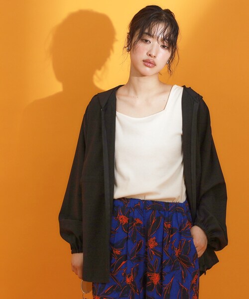 THE SHOP TK （ザ ショップ ティーケー ）の「【mizugiwa/ラッシュガード】フロントジップパーカ/セットアップ可/接触冷感/UVケア/洗濯機OK（パーカー・レディース・ブラック/カーキ・12/13）」の2枚目の写真