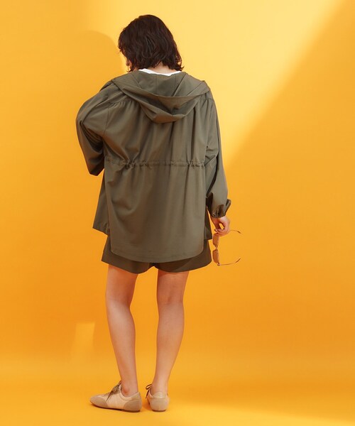 THE SHOP TK （ザ ショップ ティーケー ）の「【mizugiwa/ラッシュガード】フロントジップパーカ/セットアップ可/接触冷感/UVケア/洗濯機OK（パーカー・レディース・ブラック/カーキ・12/13）」の5枚目の写真