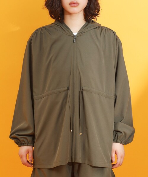 THE SHOP TK （ザ ショップ ティーケー ）の「【mizugiwa/ラッシュガード】フロントジップパーカ/セットアップ可/接触冷感/UVケア/洗濯機OK（パーカー・レディース・ブラック/カーキ・12/13）」の11枚目の写真