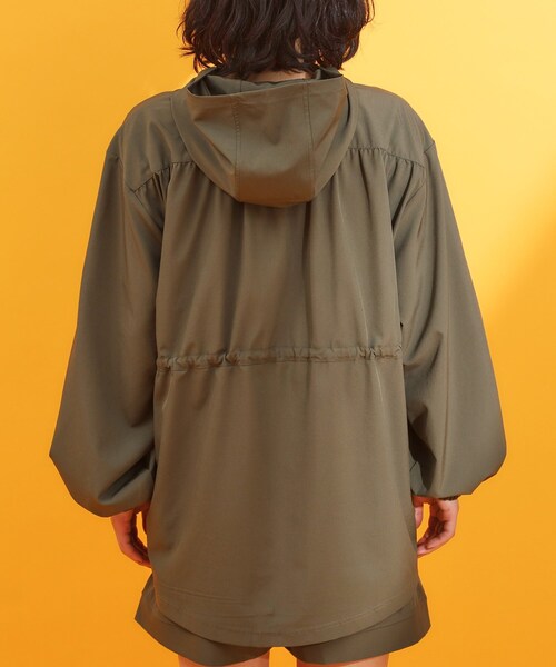 THE SHOP TK （ザ ショップ ティーケー ）の「【mizugiwa/ラッシュガード】フロントジップパーカ/セットアップ可/接触冷感/UVケア/洗濯機OK（パーカー・レディース・ブラック/カーキ・12/13）」の13枚目の写真