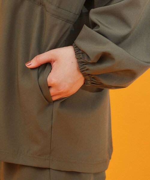 THE SHOP TK （ザ ショップ ティーケー ）の「【mizugiwa/ラッシュガード】フロントジップパーカ/セットアップ可/接触冷感/UVケア/洗濯機OK（パーカー・レディース・ブラック/カーキ・12/13）」の16枚目の写真