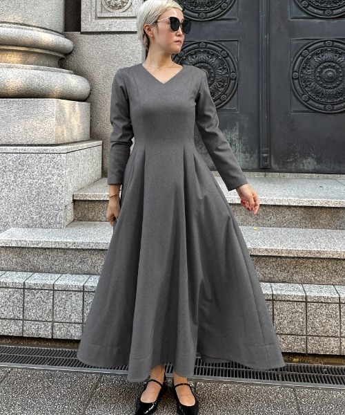 JENNE(ジェンヌ)の「Vネックワンピース(ワンピース・レディース・ネイビー/グレー/ブラック・SMALL/MEDIUM/LARGE/X-LARGE)」の3枚目の写真