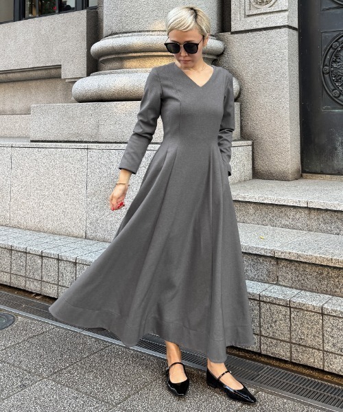 JENNE(ジェンヌ)の「Vネックワンピース(ワンピース・レディース・ネイビー/グレー/ブラック・SMALL/MEDIUM/LARGE/X-LARGE)」の9枚目の写真