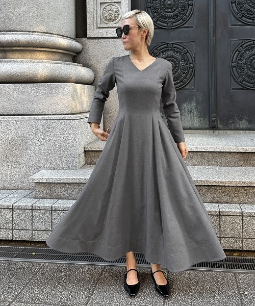 JENNE(ジェンヌ)の「Vネックワンピース(ワンピース・レディース・ネイビー/グレー/ブラック・SMALL/MEDIUM/LARGE/X-LARGE)」の13枚目の写真