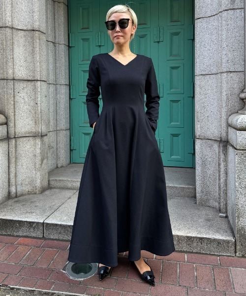 JENNE(ジェンヌ)の「Vネックワンピース(ワンピース・レディース・ネイビー/グレー/ブラック・SMALL/MEDIUM/LARGE/X-LARGE)」の14枚目の写真