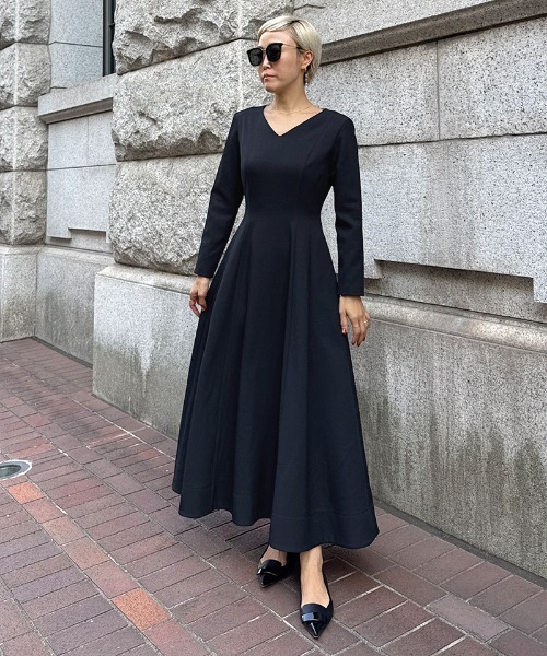 JENNE(ジェンヌ)の「Vネックワンピース(ワンピース・レディース・ネイビー/グレー/ブラック・SMALL/MEDIUM/LARGE/X-LARGE)」の15枚目の写真