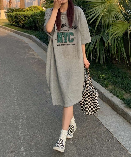 maison de LATIR(メゾンドラティール)の「夏服シンプルロゴで着やすい。大人カジュアルTシャツ半袖ワンピース(ワンピース・レディース・ブルー/グレー/グリーン/ホワイト・FREE)」の7枚目の写真