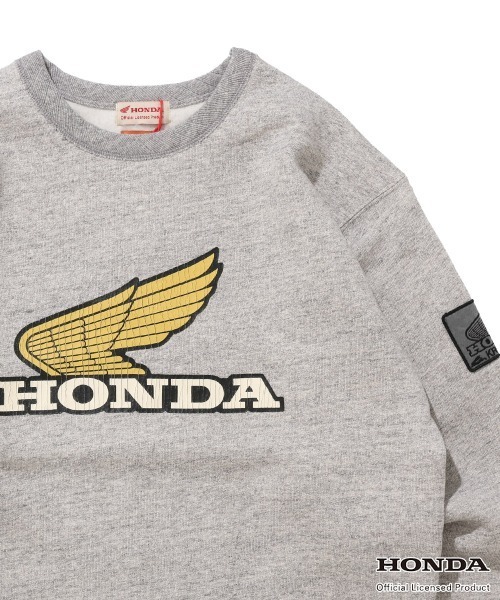 KRIFF MAYER(クリフメイヤー)の「【Unisex・ピグメント加工】HONDAコラボクルー(WING)(スウェット・メンズ・レッド/チャコール/グレー/ナチュラル・X-LARGE/MEDIUM/LARGE)」の2枚目の写真