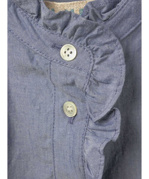 MidiUmi（ミディウミ）の「MidiUmi フロントハーフフリルシャツ（シャツ/ブラウス・レディース・チャコールグレー/オフホワイト/ネイビー/ブラック・FREE）」の7枚目の写真