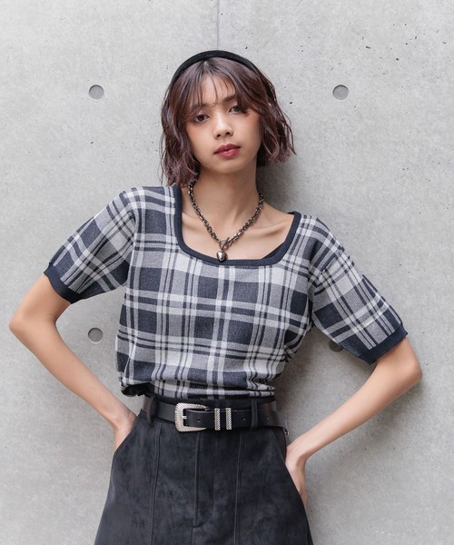 PAGEBOY(ページボーイ)の「レトロチェックニットプルオーバー(ニット/セーター・レディース・ブラック/レッド系その他/ネイビー・FREE)」の8枚目の写真