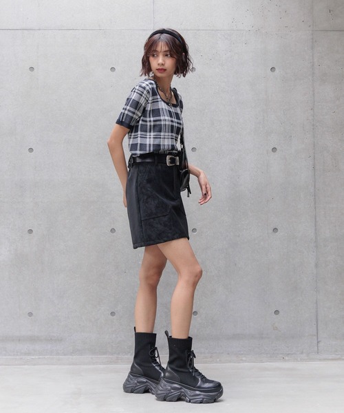 PAGEBOY(ページボーイ)の「レトロチェックニットプルオーバー(ニット/セーター・レディース・ブラック/レッド系その他/ネイビー・FREE)」の5枚目の写真