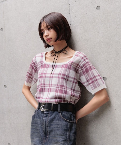 PAGEBOY(ページボーイ)の「レトロチェックニットプルオーバー(ニット/セーター・レディース・ブラック/レッド系その他/ネイビー・FREE)」の14枚目の写真
