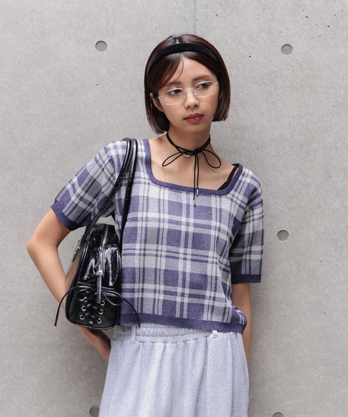 PAGEBOY(ページボーイ)の「レトロチェックニットプルオーバー(ニット/セーター・レディース・ブラック/レッド系その他/ネイビー・FREE)」の20枚目の写真