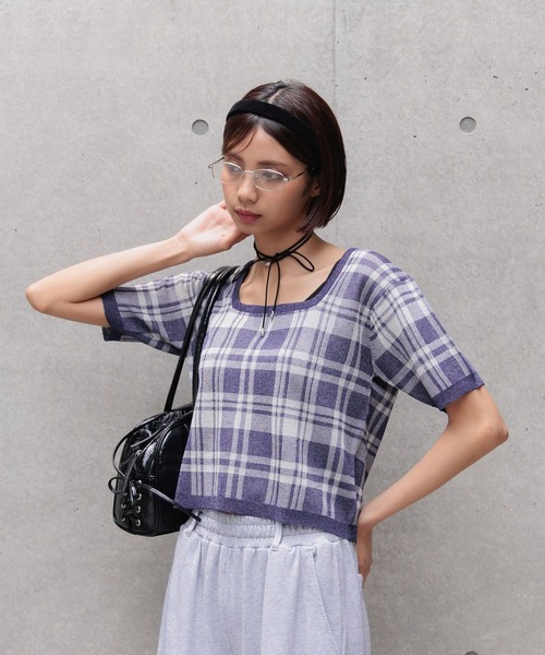 PAGEBOY(ページボーイ)の「レトロチェックニットプルオーバー(ニット/セーター・レディース・ブラック/レッド系その他/ネイビー・FREE)」の21枚目の写真
