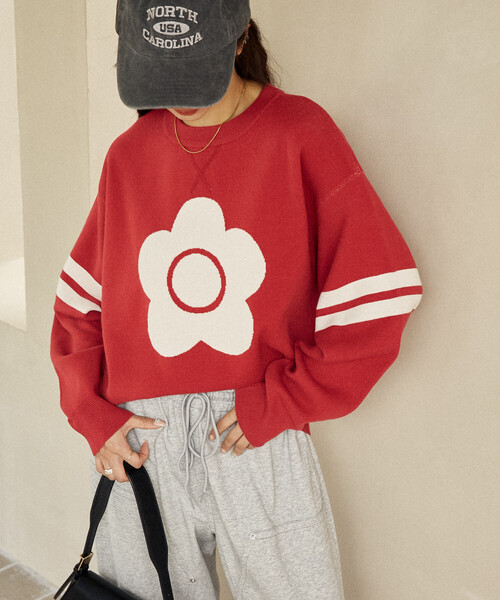 MARY QUANT（マリークワント）の「MARY QUANT × PUBLUX/マリークワント フラワーモチーフ 袖ライン スウェットライクニット　限定展開（ニット/セーター・レディース・ブラック/グリーン/レッド/ネイビー・ﾌﾘ-）」の6枚目の写真