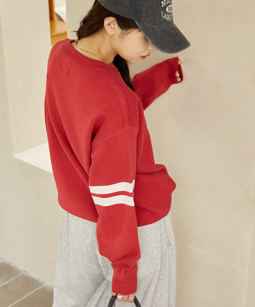MARY QUANT（マリークワント）の「MARY QUANT × PUBLUX/マリークワント フラワーモチーフ 袖ライン スウェットライクニット　限定展開（ニット/セーター・レディース・ブラック/グリーン/レッド/ネイビー・ﾌﾘ-）」の9枚目の写真