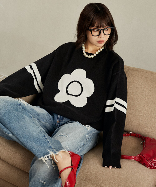MARY QUANT（マリークワント）の「MARY QUANT × PUBLUX/マリークワント フラワーモチーフ 袖ライン スウェットライクニット　限定展開（ニット/セーター・レディース・ブラック/グリーン/レッド/ネイビー・ﾌﾘ-）」の19枚目の写真