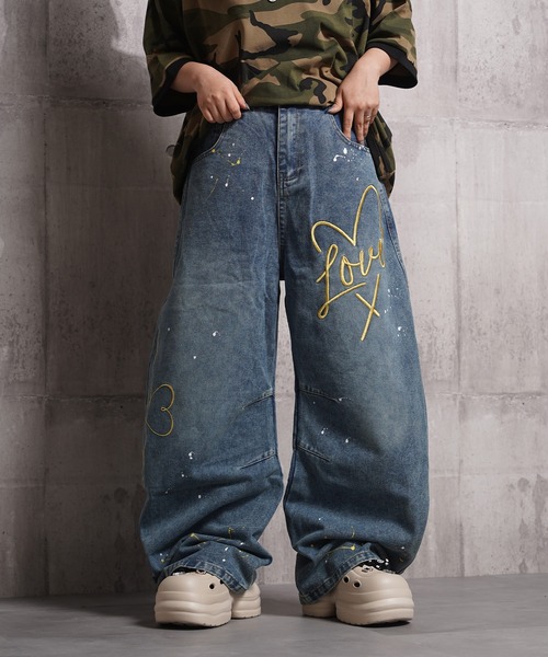 1111clothing(ワンフォークロージング)の「ハート刺繍 バレルレッグ ジーンズ / Heart Embroidery Barrel Leg Jeans(デニムパンツ・メンズ・ブルー/インディゴブルー・S/M/L/XL)」の1枚目の写真