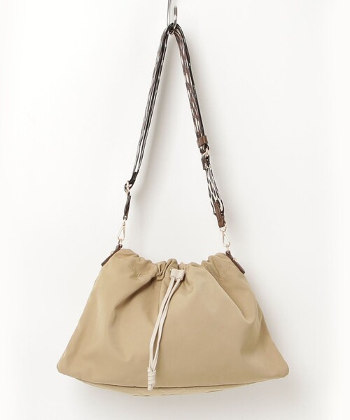 fredy emue(フレディエミュ)の「ジャガードショルダードロスト巾着バッグ(ショルダーバッグ・レディース・ベージュ/ブラウン系その他/ブラック・FREE)」の13枚目の写真