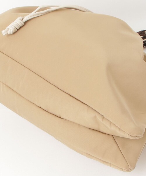 fredy emue(フレディエミュ)の「ジャガードショルダードロスト巾着バッグ(ショルダーバッグ・レディース・ベージュ/ブラウン系その他/ブラック・FREE)」の15枚目の写真