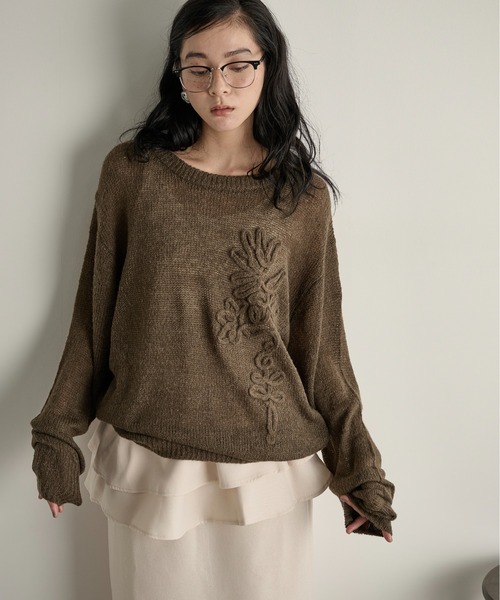 LOULOU WILLOUGHBY フラワーエンブロイダリープルオーバー ニット LOULOU WILLOUGHBY（ルルウィルビー）の「【LOULOU WILLOUGHBY