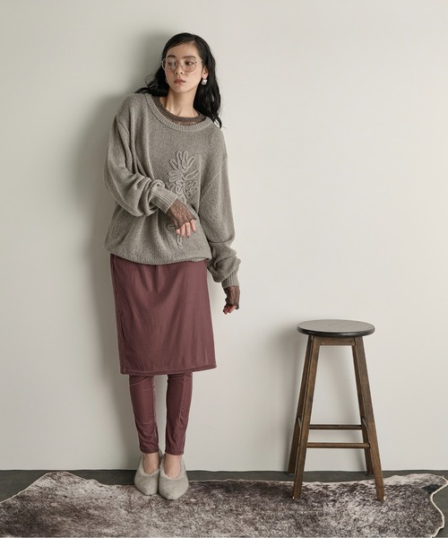 THE YOn（ザヨン）の「【サステナブル】フラワーエンブロイダリーシアーニットプルオーバー（ニット/セーター・レディース・イエロー/カーキブラウン/グレー/アイボリー・FREE）」の15枚目の写真