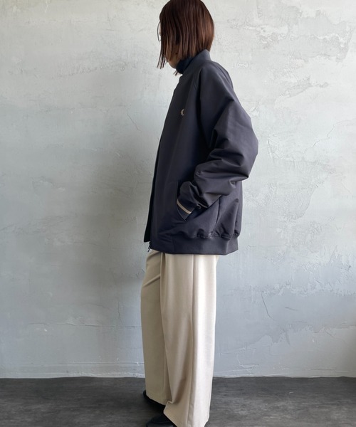 FRED PERRY（フレッドペリー）の「[FRED PERRY/フレッドペリー] 別注 テニスボンバージャケット（ブルゾン・レディース・ダークグレー/ブラック・S/M/L）」の4枚目の写真