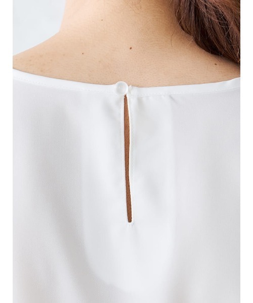 Perfect Suit FActory（パーフェクトスーツファクトリー）の「配色パイピング　ブラウス　オフホワイト/サックス/ベージュ（Tシャツ/カットソー・レディース・オフホワイト/ベージュ/サックスブルー・S/M/L）」の14枚目の写真