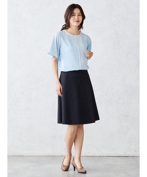 Perfect Suit FActory（パーフェクトスーツファクトリー）の「配色パイピング　ブラウス　オフホワイト/サックス/ベージュ（Tシャツ/カットソー・レディース・オフホワイト/ベージュ/サックスブルー・S/M/L）」の19枚目の写真