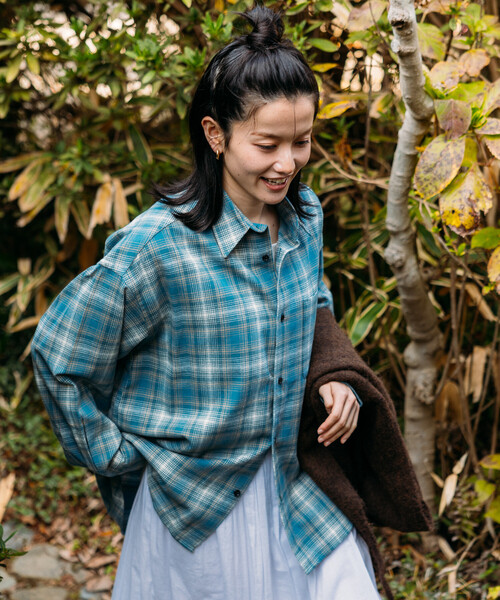 FREAK'S STORE（フリークスストア）の「限定展開 Relax Fit リラックスフィット オンブレチェック  ネルシャツ（シャツ/ブラウス・メンズ・ホワイト/ブラウン/ブラック/オリーブ/ブルー・SMALL/MEDIUM/LARGE）」の21枚目の写真