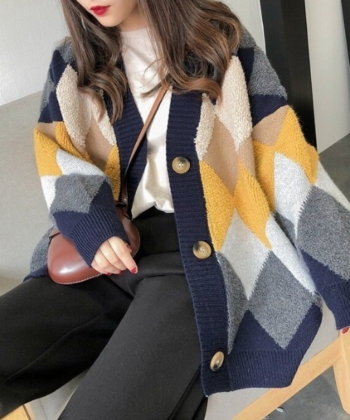 cammie(キャミー)の「アーガイルボアゆったりカーディガン(カーディガン/ボレロ・レディース・ベージュ/ネイビー/レッド/アイボリー/グレー・FREE)」の1枚目の写真