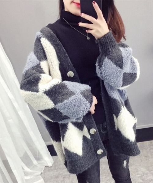 cammie(キャミー)の「アーガイルボアゆったりカーディガン(カーディガン/ボレロ・レディース・ベージュ/ネイビー/レッド/アイボリー/グレー・FREE)」の3枚目の写真