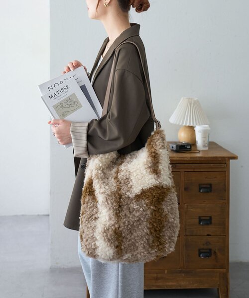 ボアビッグショルダーバッグ　ディスコート ボアビッグショルダーバッグ（ショルダーバッグ）｜DISCOAT（ディス