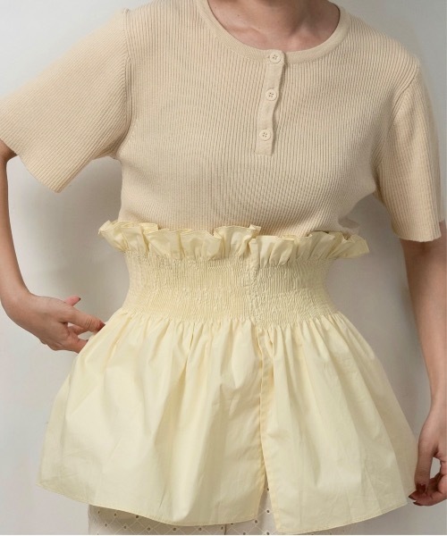 lawgy(ラウジー)の「knit shirt docking shirring flare tops / ニットシャツドッキングシャーリングフレアトップス(ニット/セーター・レディース・アイボリー/ブラウン/チャコール・FREE)」の7枚目の写真