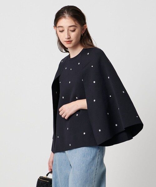 UNITED ARROWS(ユナイテッドアローズ)の「エンブロイダリー フラワー ケープニット ‐ウォッシャブル‐(ニット/セーター・レディース・ネイビー/ベージュ/ブラック・FREE)」の13枚目の写真