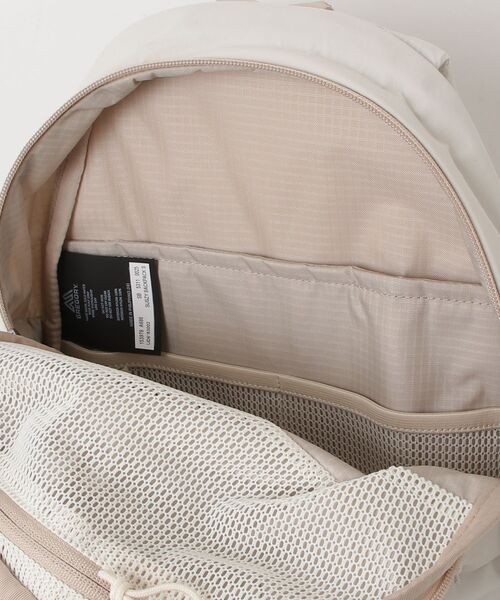 GREGORY(グレゴリー)の「スージーバックパックS SUSZY BACKPACK S アッシュベージュ(バックパック/リュック・レディース・ベージュ系その他・ONE SIZE)」の4枚目の写真