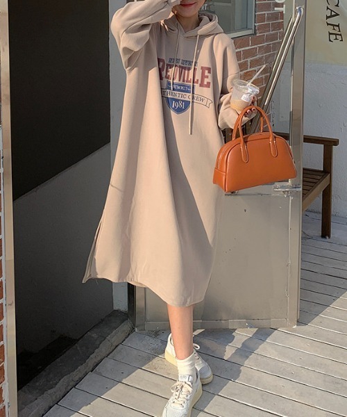 maison de LATIR(メゾンドラティール)の「裏起毛あったかパーカーワンピース(ワンピース・レディース・ブラック/ベージュ/グレー・FREE)」の5枚目の写真
