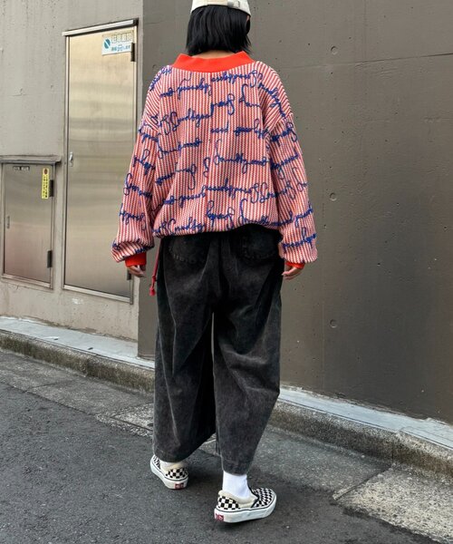 SOUNDSGOOOOD(サウンズグッド)の「【SOUNDS GOOOOD】総柄ロゴ刺繍シアーVニットソー(ニット/セーター・レディース・オレンジ・ONE SIZE)」の6枚目の写真