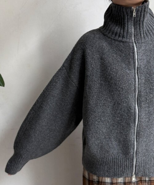 DouDou（ドゥドゥ）の「【WEB限定】ダブルジップニットブルゾン（カーディガン/ボレロ・レディース・ベージュ/チャコールグレー/ブラック・FREE）」の4枚目の写真