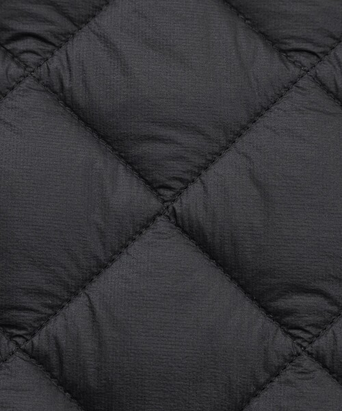 MACKINTOSH LONDON（マッキントッシュ ロンドン）の「【Tilbury hood long/ティルベリーフードロング】エアリーキルティングフーデッドコート（その他アウター・レディース・ブラック/ベージュ・38/40）」の7枚目の写真