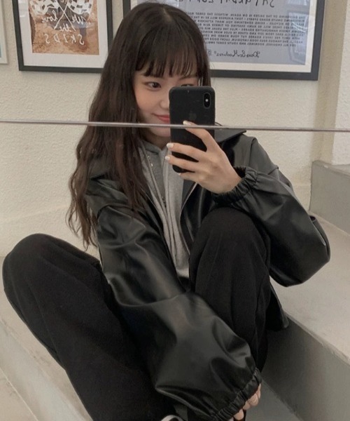 lilful(リルフル)の「ダブルジップ ショート丈PUジャケット(ブルゾン・レディース・ブラック/カーキ・F)」の11枚目の写真