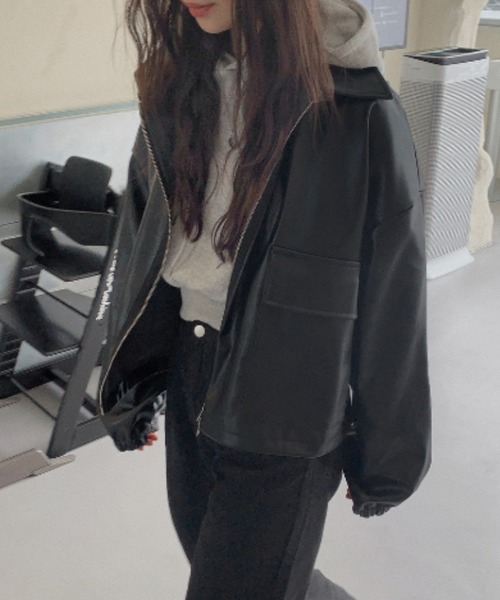 lilful(リルフル)の「ダブルジップ ショート丈PUジャケット(ブルゾン・レディース・ブラック/カーキ・F)」の14枚目の写真