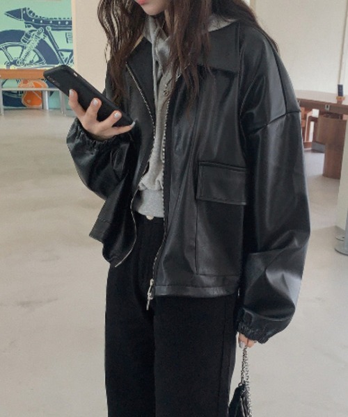 lilful(リルフル)の「ダブルジップ ショート丈PUジャケット(ブルゾン・レディース・ブラック/カーキ・F)」の13枚目の写真