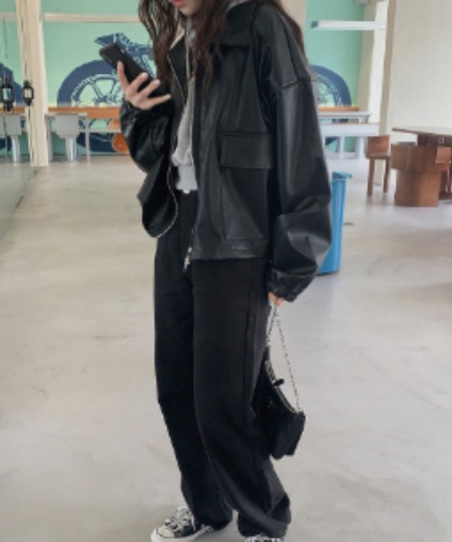 lilful(リルフル)の「ダブルジップ ショート丈PUジャケット(ブルゾン・レディース・ブラック/カーキ・F)」の18枚目の写真