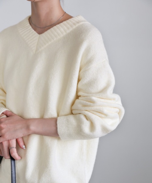 select MOCA(セレクトモカ)の「シンプルVネックニット(ニット/セーター・レディース・ブラウン/チャコールグレー/アイボリー・FREE)」の10枚目の写真