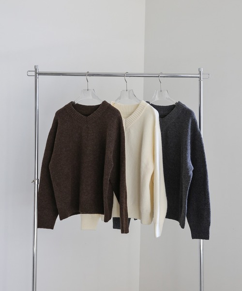 select MOCA(セレクトモカ)の「シンプルVネックニット(ニット/セーター・レディース・ブラウン/チャコールグレー/アイボリー・FREE)」の13枚目の写真