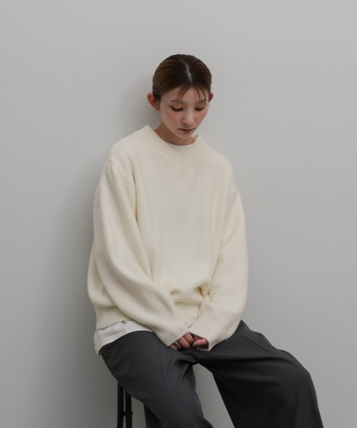 select MOCA(セレクトモカ)の「【新色追加】シンプルVネックニット(ニット/セーター・レディース・ブラウン/チャコールグレー/アイボリー/グリーン/ナチュラル・FREE)」の14枚目の写真